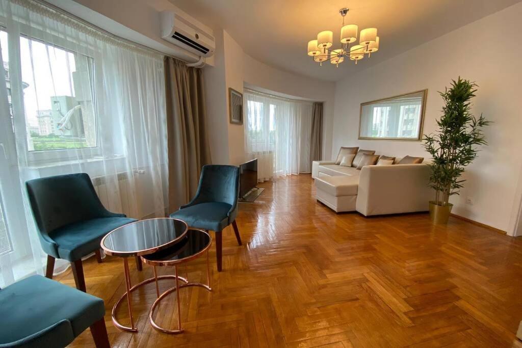 New Luxury Flat In Front Of The Parliament At Unirii Apartment Bukares Bagian luar foto