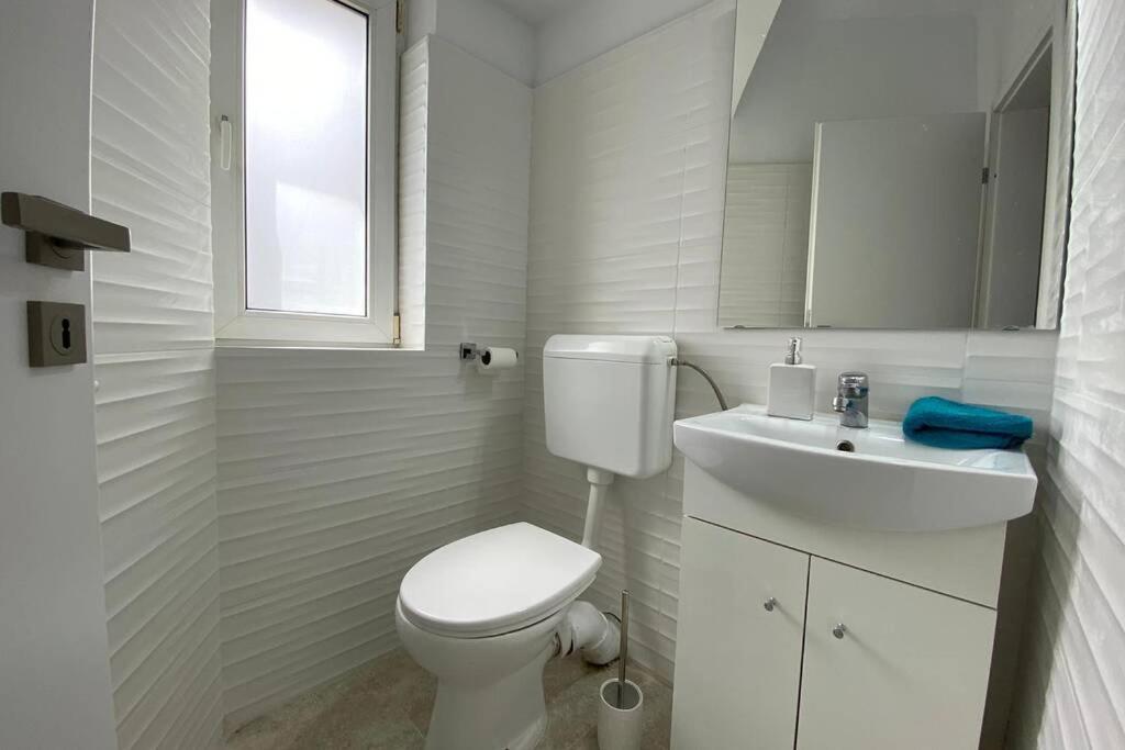 New Luxury Flat In Front Of The Parliament At Unirii Apartment Bukares Bagian luar foto